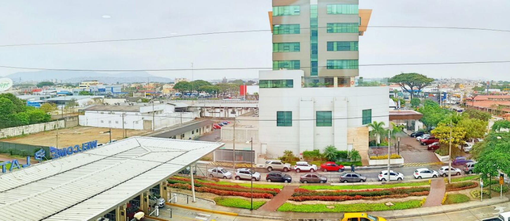 GeoBienes - Alquilo Oficina en Sky Building, norte de Guayaquil - Plusvalia Guayaquil Casas de venta y alquiler Inmobiliaria Ecuador