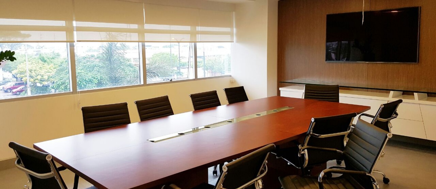 Alquilo Oficina en Sky Building, norte de Guayaquil GeoBienes - Alquilo Oficina en Sky Building, norte de Guayaquil - Plusvalia Guayaquil Casas de venta y alquiler Inmobiliaria Ecuador