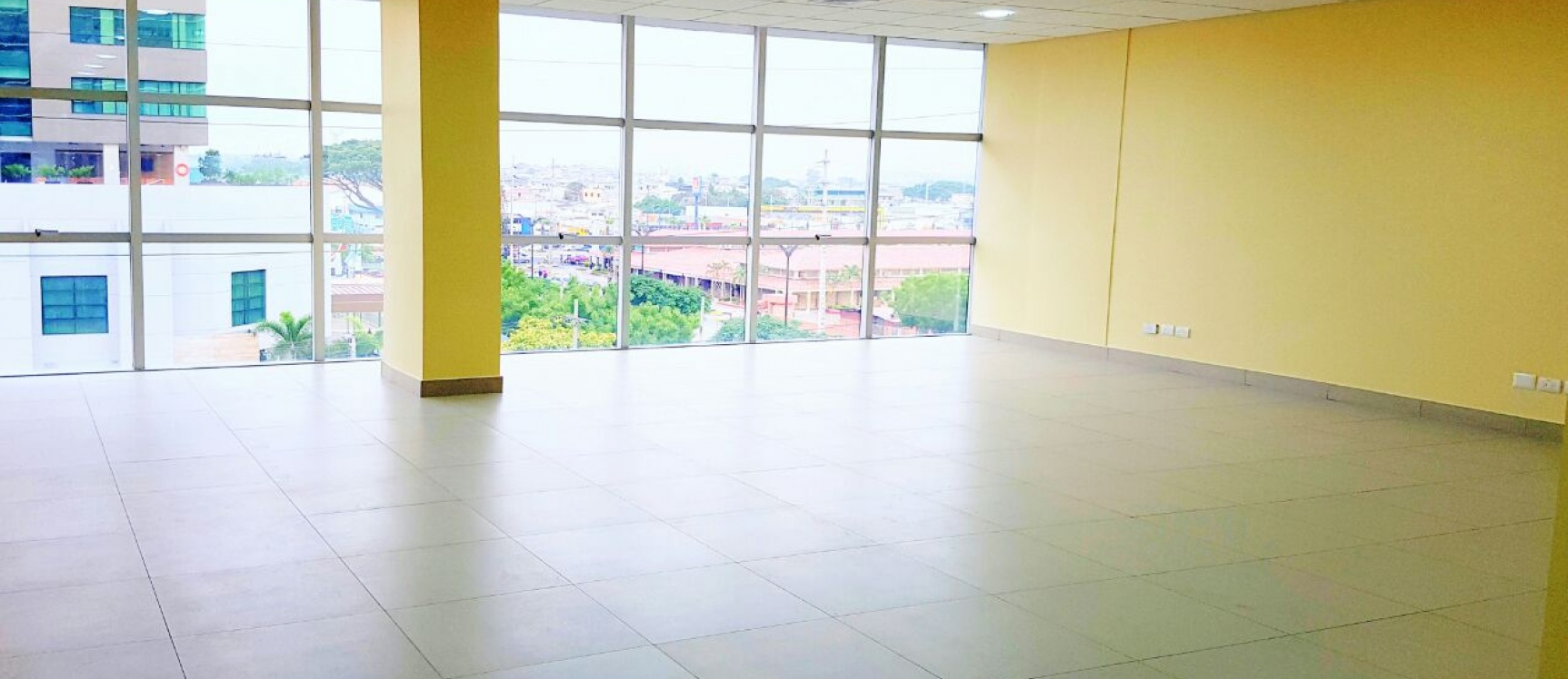 Alquilo Oficina en Sky Building, norte de Guayaquil GeoBienes - Alquilo Oficina en Sky Building, norte de Guayaquil - Plusvalia Guayaquil Casas de venta y alquiler Inmobiliaria Ecuador