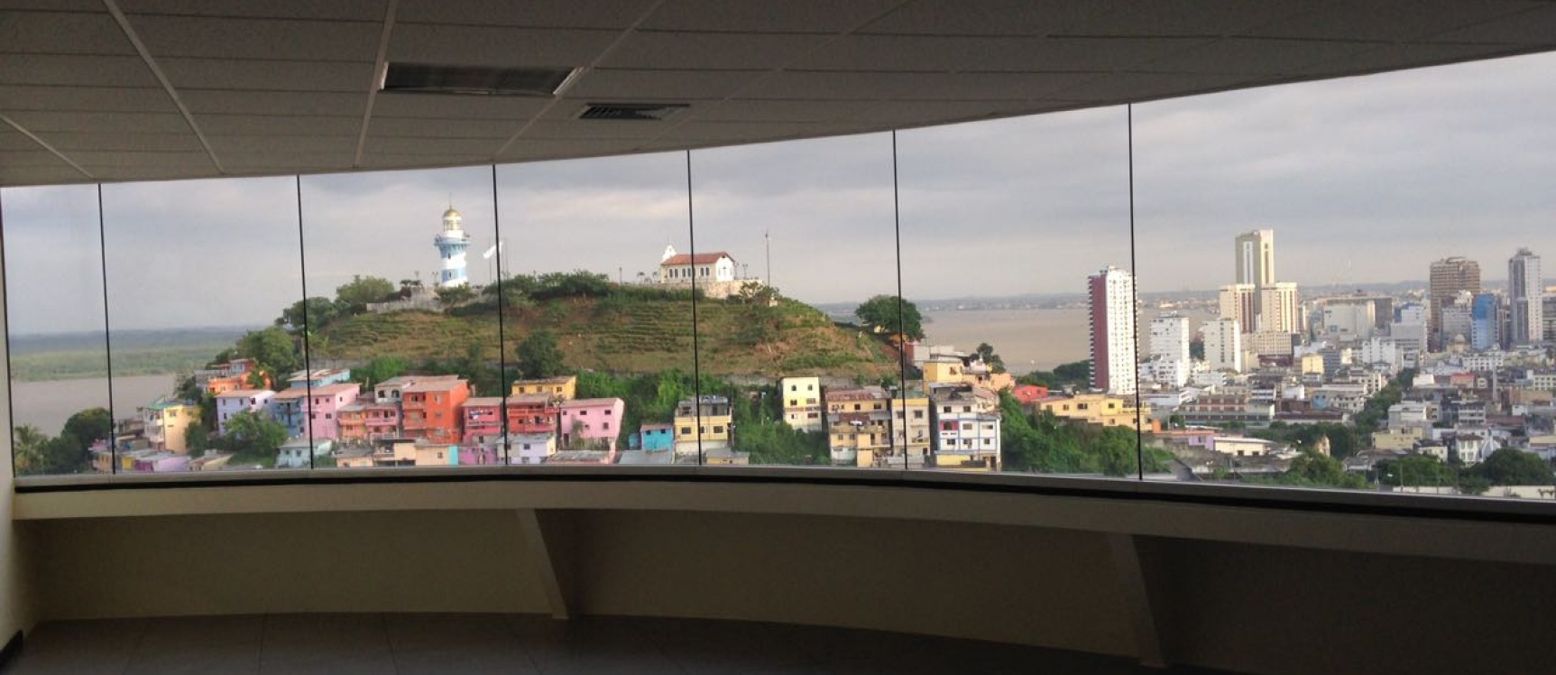 Alquilo oficina en The Point, 47m2 GeoBienes - Alquiler de oficina en The Point, Guayaquil. Oficina de 47m2 - Plusvalia Guayaquil Casas de venta y alquiler Inmobiliaria Ecuador