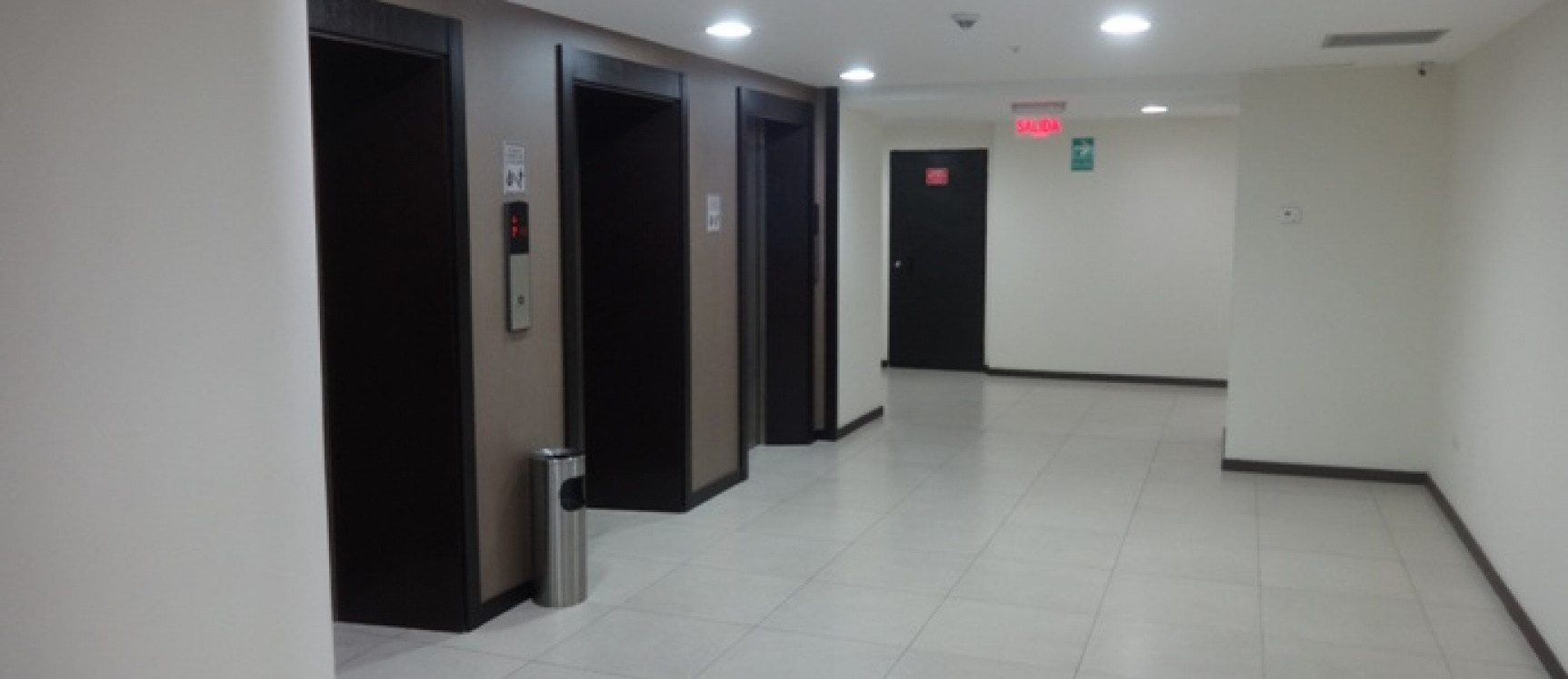 GeoBienes - Alquilo oficina en The Point, 62m2 con parqueo. - Plusvalia Guayaquil Casas de venta y alquiler Inmobiliaria Ecuador