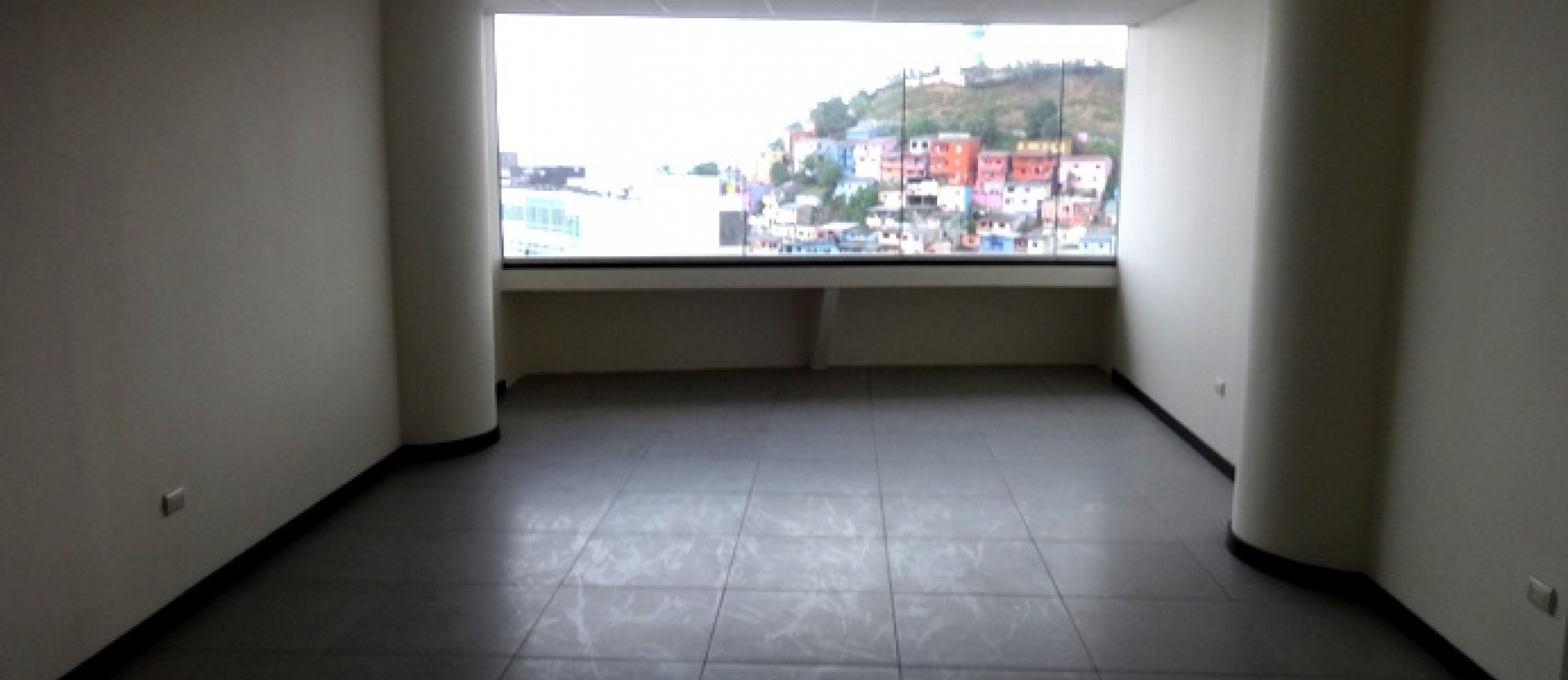 GeoBienes - Oficina en alquiler en The Point, incluye parqueo. Ciudad del Río, Guayaquil - Plusvalia Guayaquil Casas de venta y alquiler Inmobiliaria Ecuador