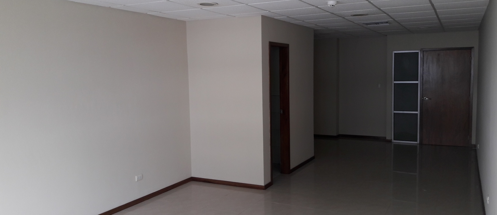 Alquilo Oficina Trade Building GeoBienes - Alquilo Oficina Trade Building - Plusvalia Guayaquil Casas de venta y alquiler Inmobiliaria Ecuador