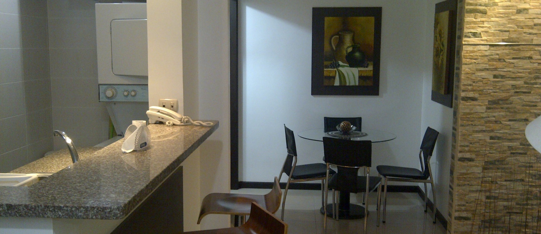 Alquilo Suite Torre Sol GeoBienes - Alquiler de Suite en Torre Sol Guayaquil. Junto a Hotel Howard Johnson - Plusvalia Guayaquil Casas de venta y alquiler Inmobiliaria Ecuador