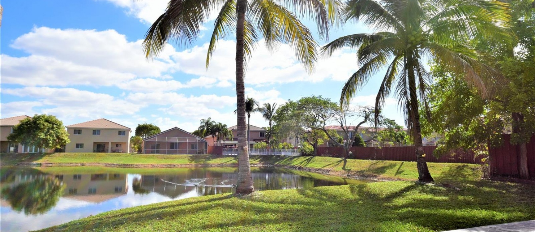 Casa a la Venta en Miami - Dora Gardens GeoBienes - Casa a la Venta en Miami - Doral Gardens - Plusvalia Guayaquil Casas de venta y alquiler Inmobiliaria Ecuador