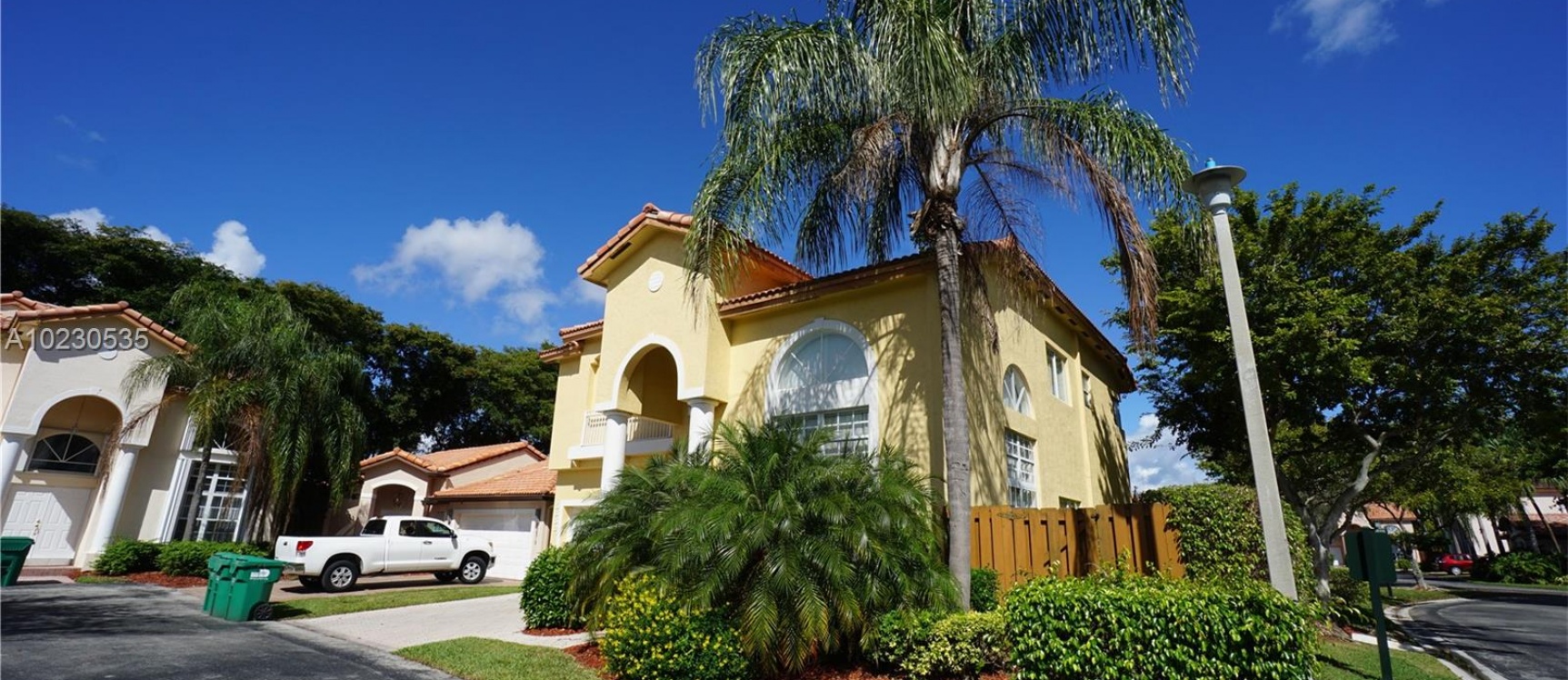 Casa a la Venta en Miami - DORAL ISLES CAYMAN GeoBienes - Casa a la Venta en Miami - DORAL ISLES CAYMAN - Plusvalia Guayaquil Casas de venta y alquiler Inmobiliaria Ecuador