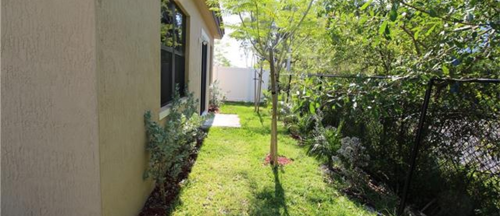 Casa a la Venta en MIAMI, Ciudadela Bellagio GeoBienes - Casa a la Venta en MIAMI, Ciudadela Bellagio - Plusvalia Guayaquil Casas de venta y alquiler Inmobiliaria Ecuador