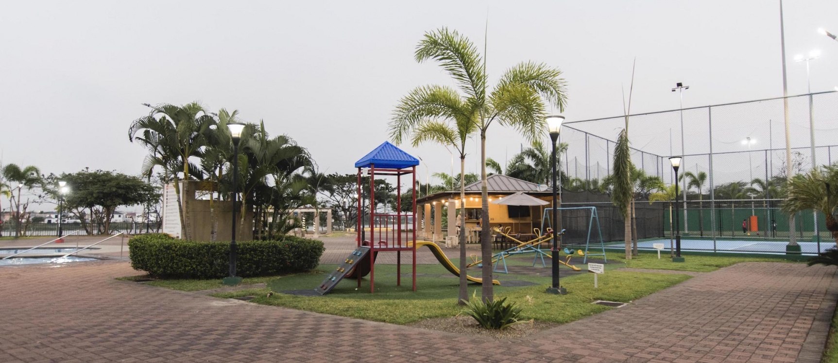 Casa amoblada en alquiler ubicada en Urbanización La Romareda GeoBienes - Casa amoblada en alquiler ubicada en Urbanización La Romareda - Plusvalia Guayaquil Casas de venta y alquiler Inmobiliaria Ecuador