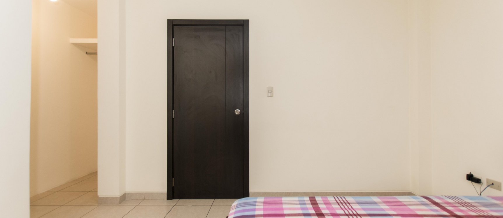 Casa amoblada en alquiler ubicada en Urbanización La Romareda GeoBienes - Casa amoblada en alquiler ubicada en Urbanización La Romareda - Plusvalia Guayaquil Casas de venta y alquiler Inmobiliaria Ecuador