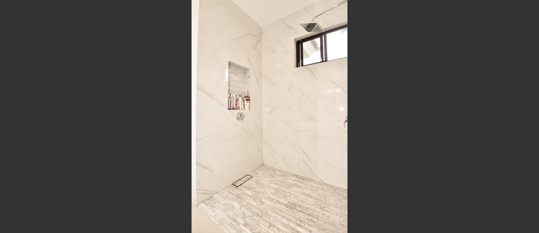 Casa amoblada en venta ubicada en Entre Lagos, Samborondón GeoBienes - Casa en venta Via Samborondon - Entre Lagos - Plusvalia Guayaquil Casas de venta y alquiler Inmobiliaria Ecuador