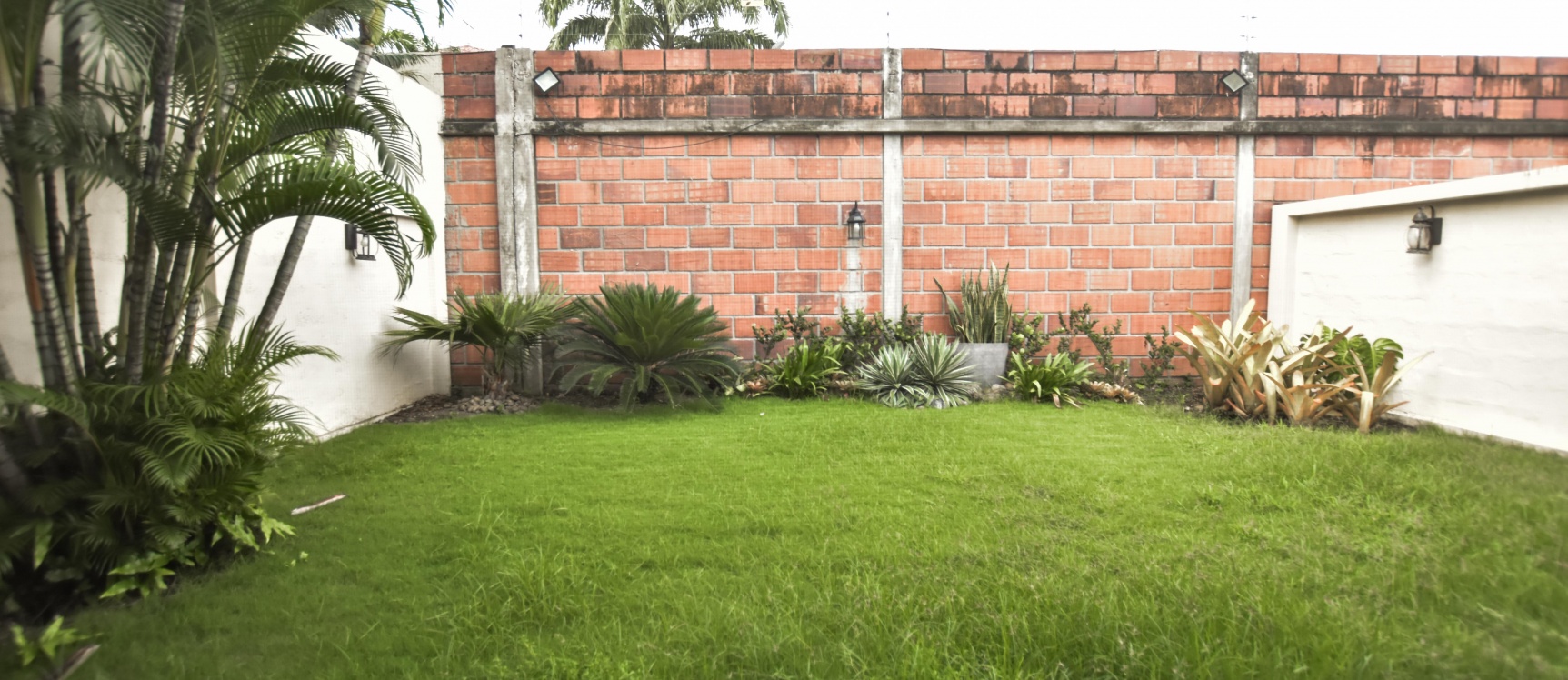 Casa amoblada en venta ubicada en Entre Lagos, Samborondón GeoBienes - Casa en venta Via Samborondon - Entre Lagos - Plusvalia Guayaquil Casas de venta y alquiler Inmobiliaria Ecuador