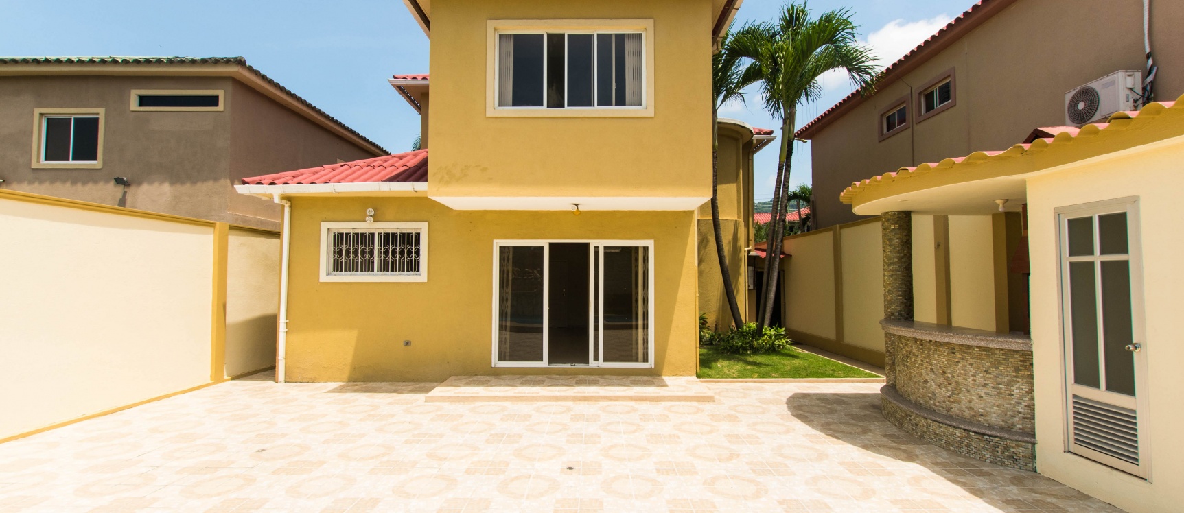 Casa de 2 plantas en alquiler ubicada en la Urbanización Portal al Sol GeoBienes - Casa de 2 plantas en alquiler ubicada en la Urbanización Portal al Sol - Plusvalia Guayaquil Casas de venta y alquiler Inmobiliaria Ecuador