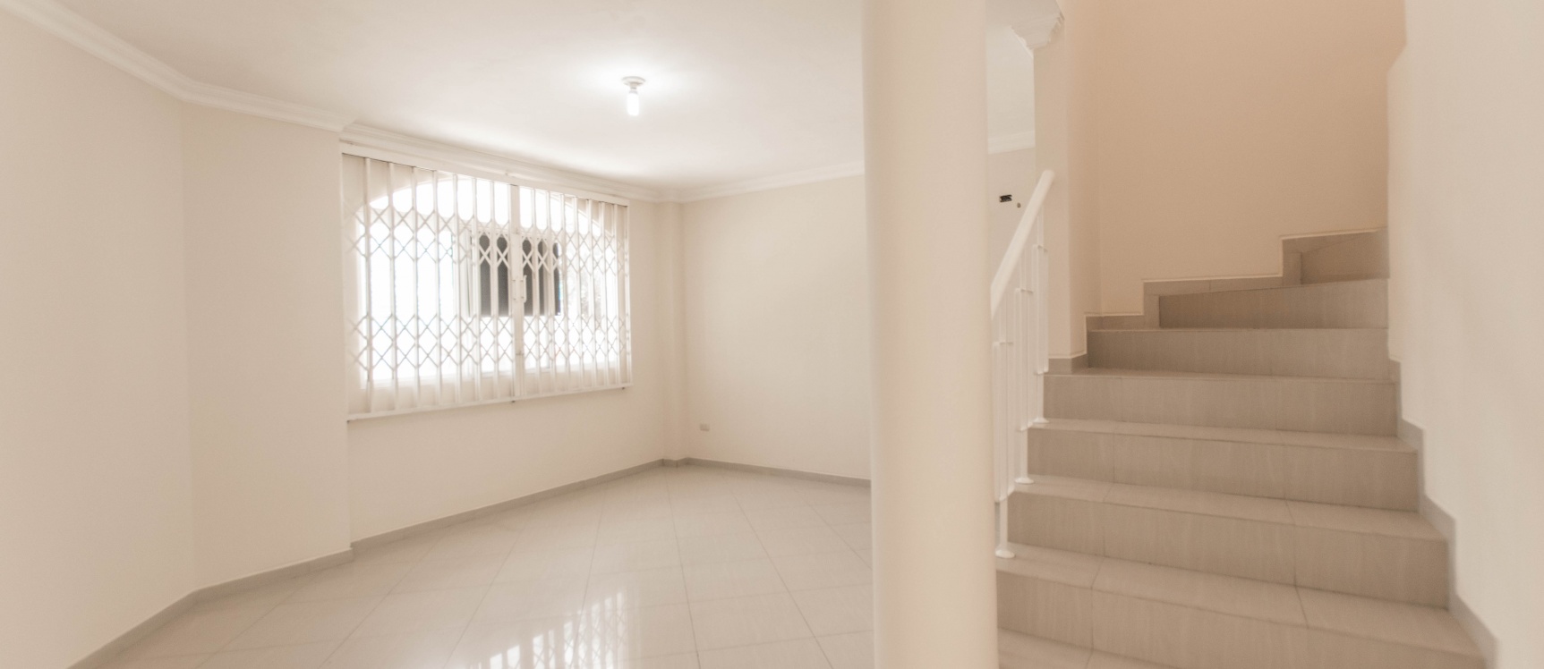 Casa de 2 plantas en alquiler ubicada en la Urbanización Portal al Sol GeoBienes - Casa de 2 plantas en alquiler ubicada en la Urbanización Portal al Sol - Plusvalia Guayaquil Casas de venta y alquiler Inmobiliaria Ecuador