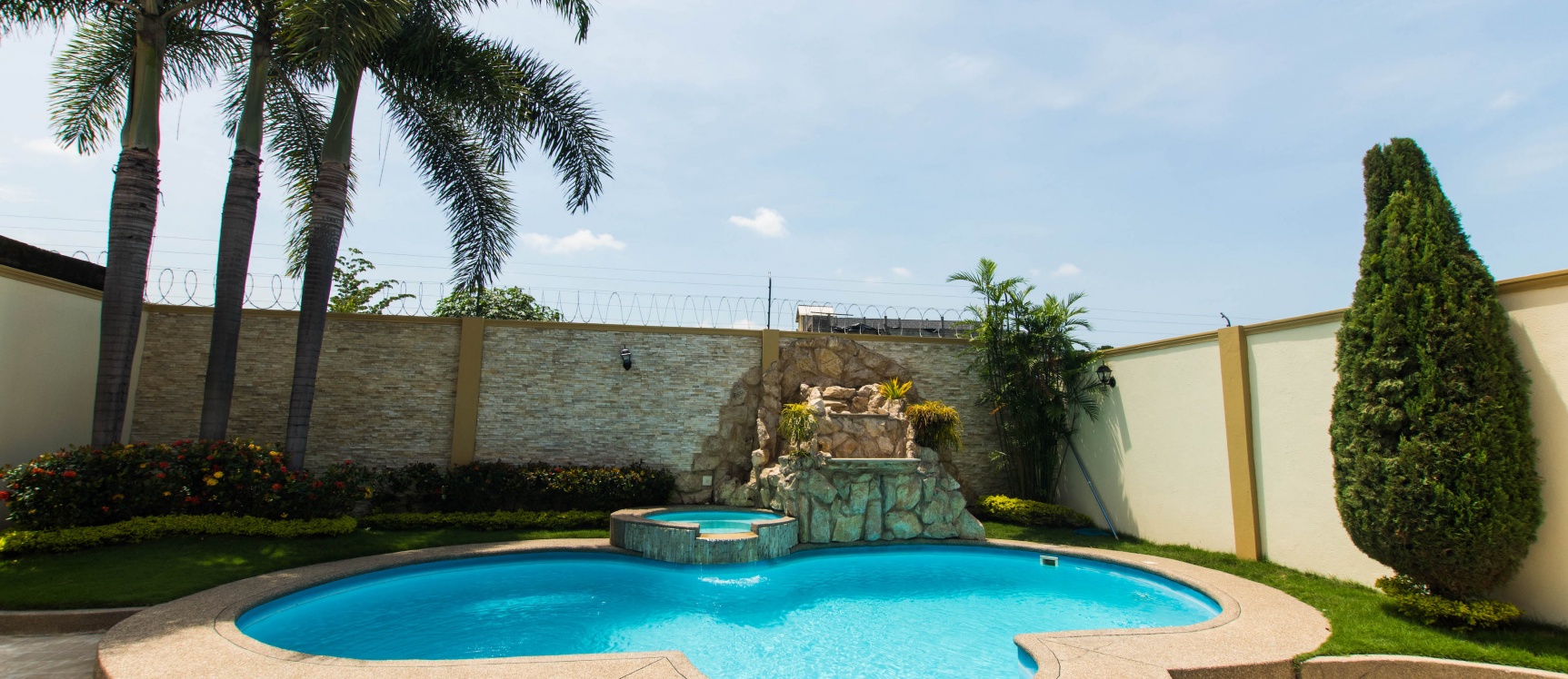 Casa de 2 plantas en alquiler ubicada en la Urbanización Portal al Sol GeoBienes - Casa de 2 plantas en alquiler ubicada en la Urbanización Portal al Sol - Plusvalia Guayaquil Casas de venta y alquiler Inmobiliaria Ecuador