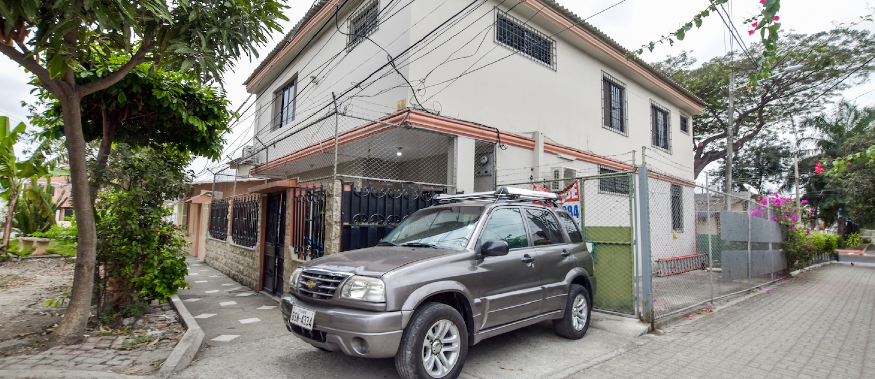 GeoBienes - Casa de 2 plantas en venta ubicada en la Alborada - Plusvalia Guayaquil Casas de venta y alquiler Inmobiliaria Ecuador