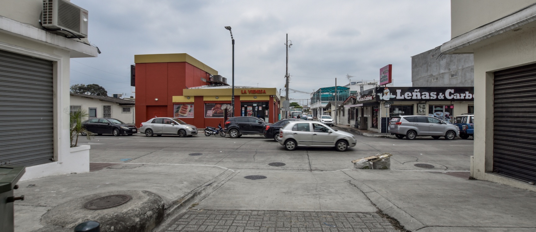 GeoBienes - Casa de 2 plantas en venta ubicada en la Alborada - Plusvalia Guayaquil Casas de venta y alquiler Inmobiliaria Ecuador