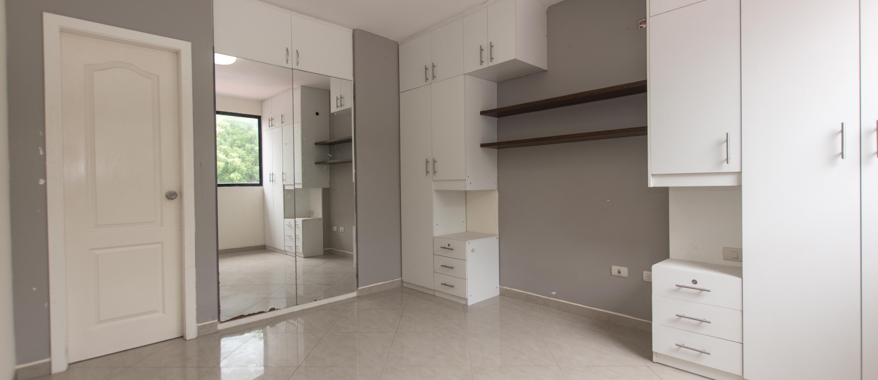 Casa de 4 habitaciones en venta urbanización Portal al Sol, vía a la Costa GeoBienes - Casa de 4 habitaciones en venta urbanización Portal al Sol, vía a la Costa - Plusvalia Guayaquil Casas de venta y alquiler Inmobiliaria Ecuador