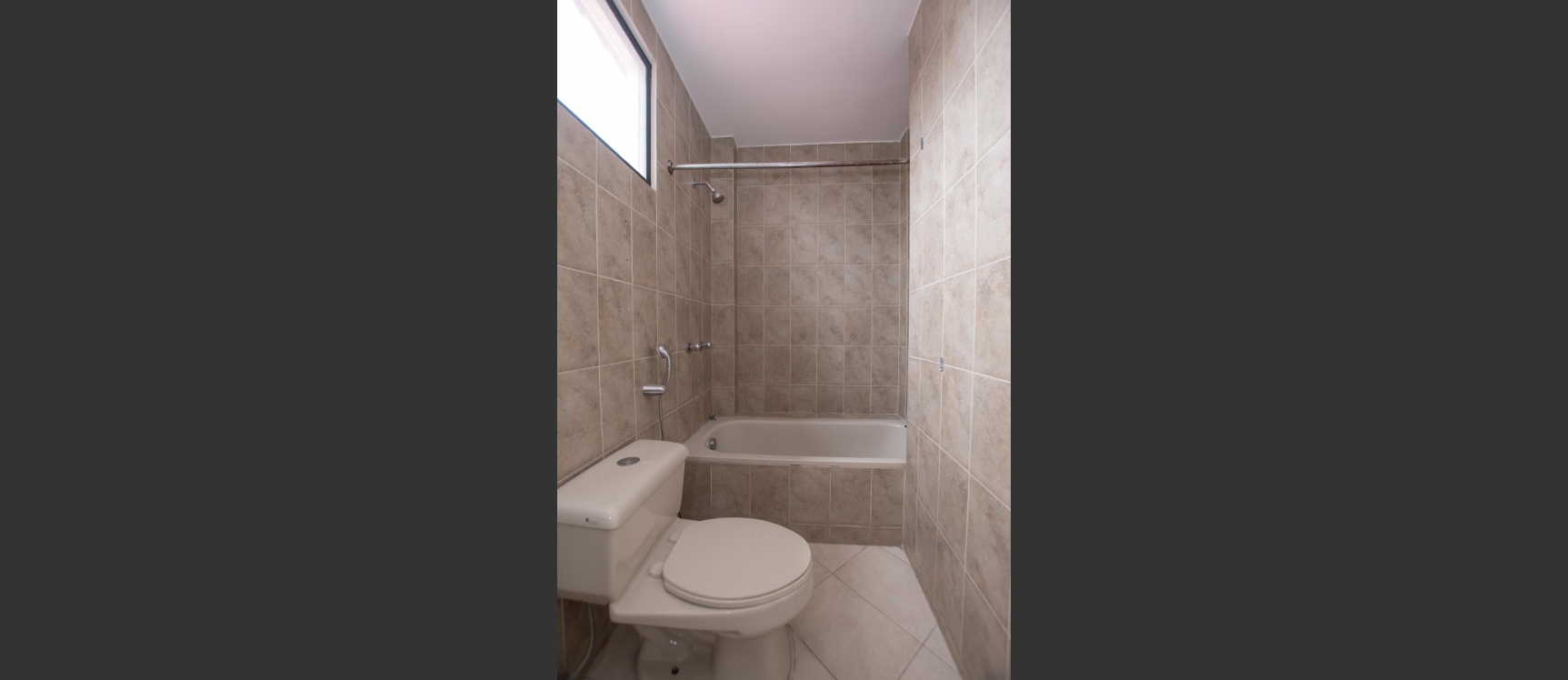 Casa de 4 habitaciones en venta urbanización Portal al Sol, vía a la Costa GeoBienes - Casa de 4 habitaciones en venta urbanización Portal al Sol, vía a la Costa - Plusvalia Guayaquil Casas de venta y alquiler Inmobiliaria Ecuador