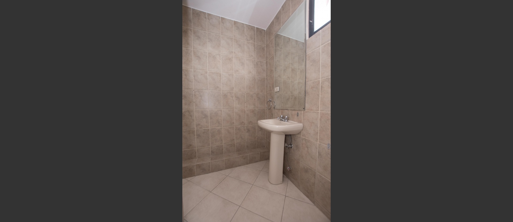 Casa de 4 habitaciones en venta urbanización Portal al Sol, vía a la Costa GeoBienes - Casa de 4 habitaciones en venta urbanización Portal al Sol, vía a la Costa - Plusvalia Guayaquil Casas de venta y alquiler Inmobiliaria Ecuador