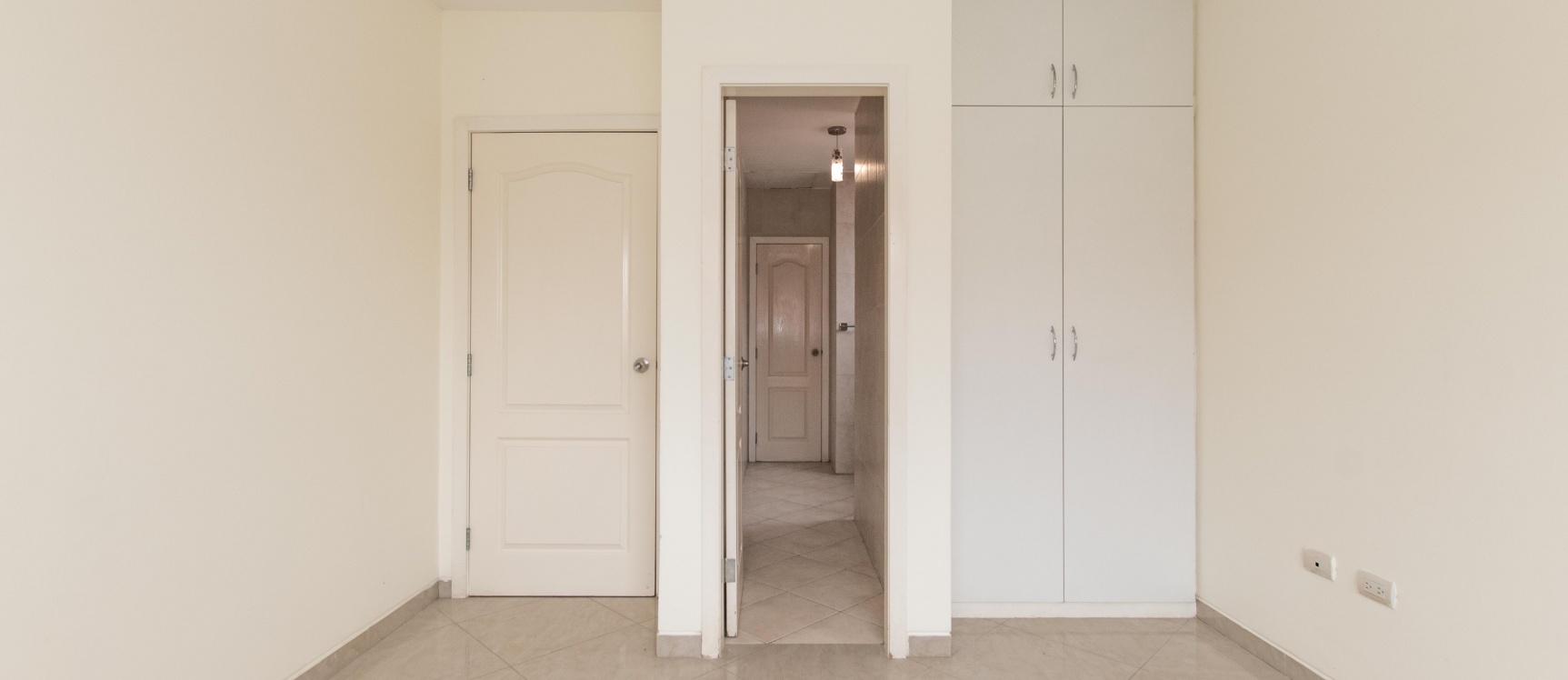Casa de 4 habitaciones en venta urbanización Portal al Sol, vía a la Costa GeoBienes - Casa de 4 habitaciones en venta urbanización Portal al Sol, vía a la Costa - Plusvalia Guayaquil Casas de venta y alquiler Inmobiliaria Ecuador