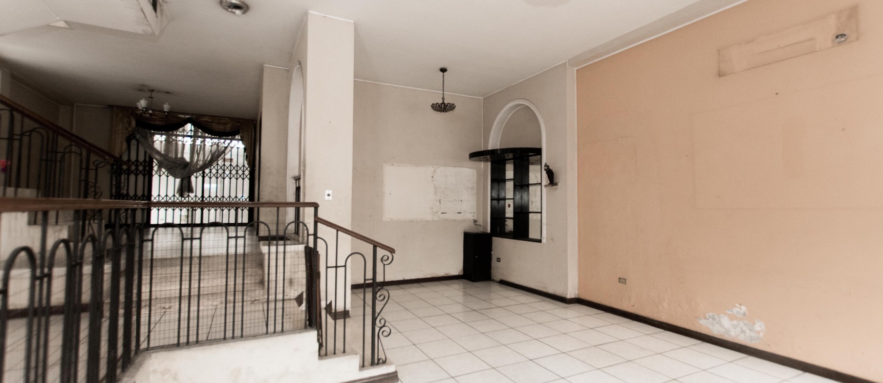 Casa de dos plantas en venta en La Garzota GeoBienes - Casa de dos plantas en venta en La Garzota - Plusvalia Guayaquil Casas de venta y alquiler Inmobiliaria Ecuador