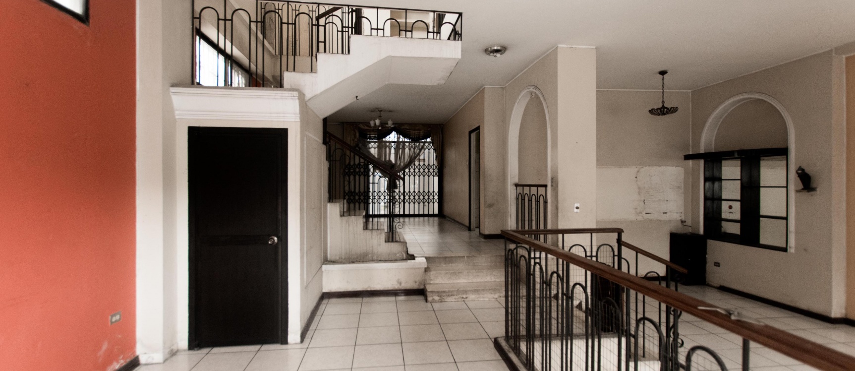 Casa de dos plantas en venta en La Garzota GeoBienes - Casa de dos plantas en venta en La Garzota - Plusvalia Guayaquil Casas de venta y alquiler Inmobiliaria Ecuador