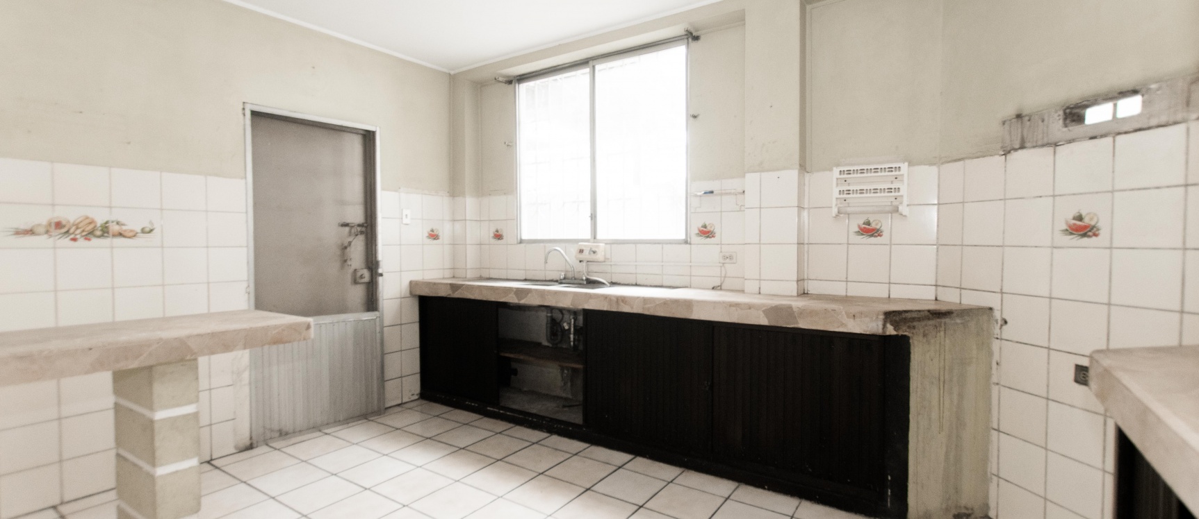 Casa de dos plantas en venta en La Garzota GeoBienes - Casa de dos plantas en venta en La Garzota - Plusvalia Guayaquil Casas de venta y alquiler Inmobiliaria Ecuador