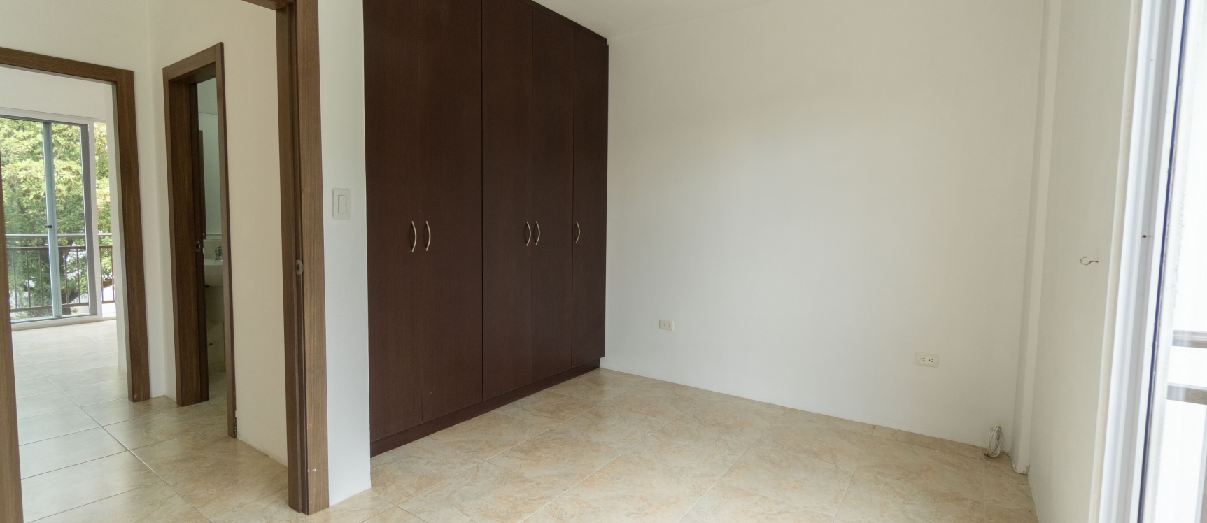 GeoBienes - Casa de dos plantas en venta en Urbanización Villas del Bosque, vía a la Costa - Plusvalia Guayaquil Casas de venta y alquiler Inmobiliaria Ecuador