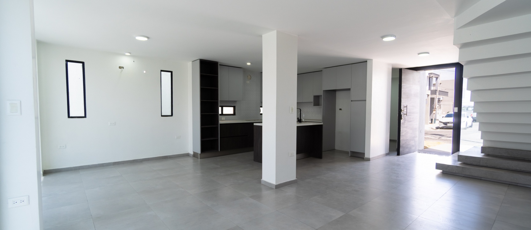 Casa de estreno en venta en Urbanización San Antonio, vía Samborondón GeoBienes - Casa de estreno en venta en Urbanización San Antonio, vía Samborondón - Plusvalia Guayaquil Casas de venta y alquiler Inmobiliaria Ecuador