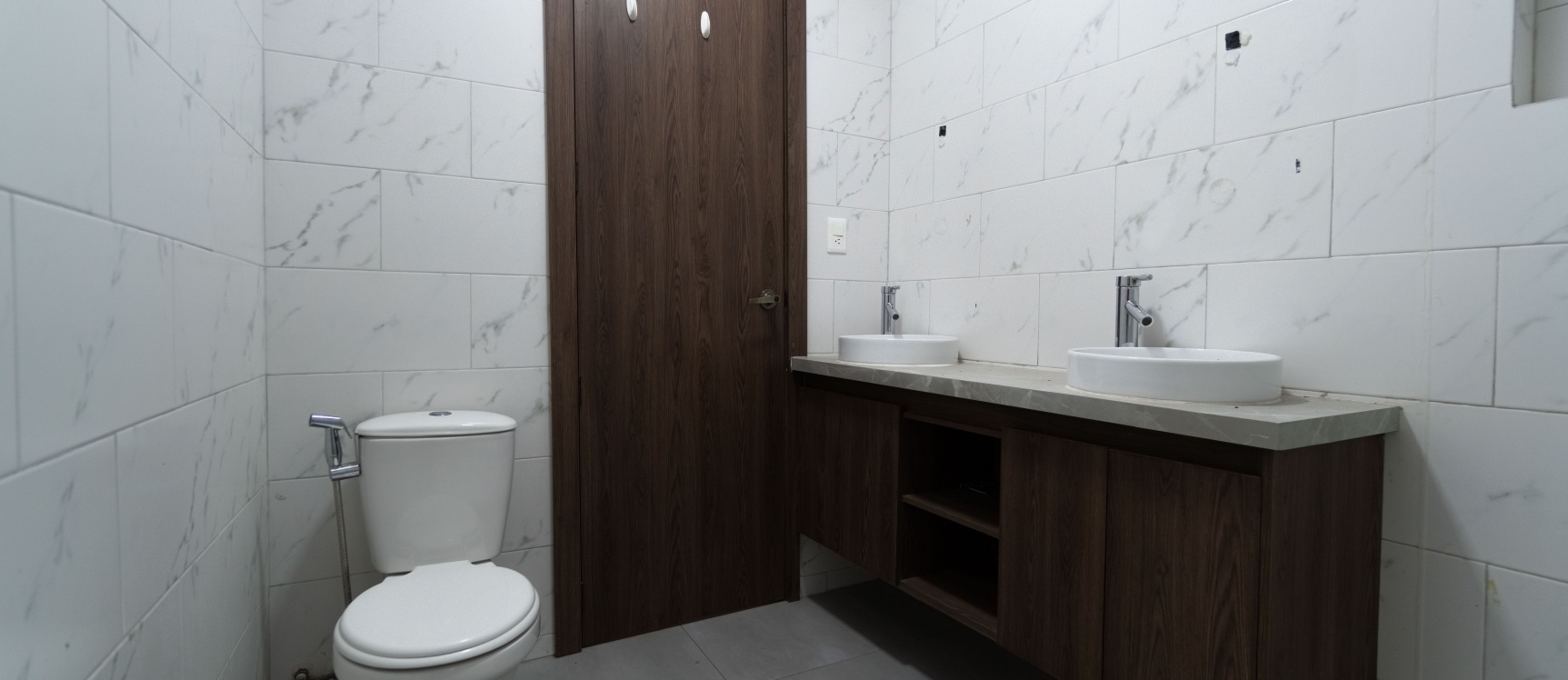 Casa de estreno en venta en Urbanización San Antonio, vía Samborondón GeoBienes - Casa de estreno en venta en Urbanización San Antonio, vía Samborondón - Plusvalia Guayaquil Casas de venta y alquiler Inmobiliaria Ecuador