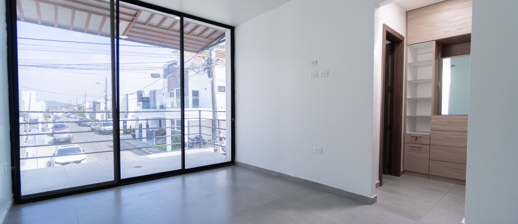 Casa de estreno en venta en Urbanización San Antonio, vía Samborondón GeoBienes - Casa de estreno en venta en Urbanización San Antonio, vía Samborondón - Plusvalia Guayaquil Casas de venta y alquiler Inmobiliaria Ecuador