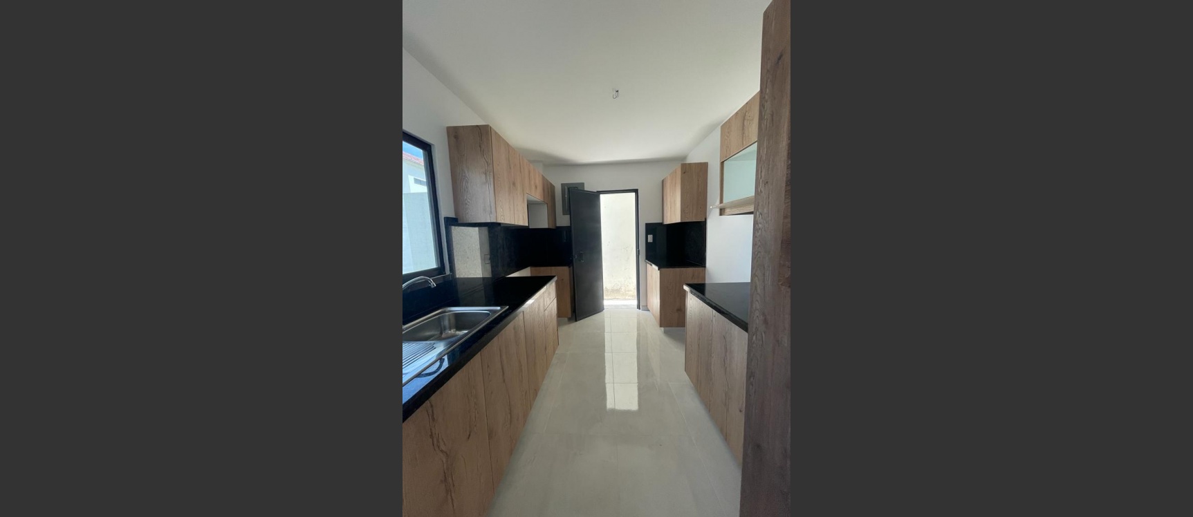 Casa de estreno en venta ubicado en Urbanización Costalmar II, Vía a la Costa GeoBienes - Casa de estreno en venta ubicado en Urbanización Costalmar II, Vía a la Costa - Plusvalia Guayaquil Casas de venta y alquiler Inmobiliaria Ecuador