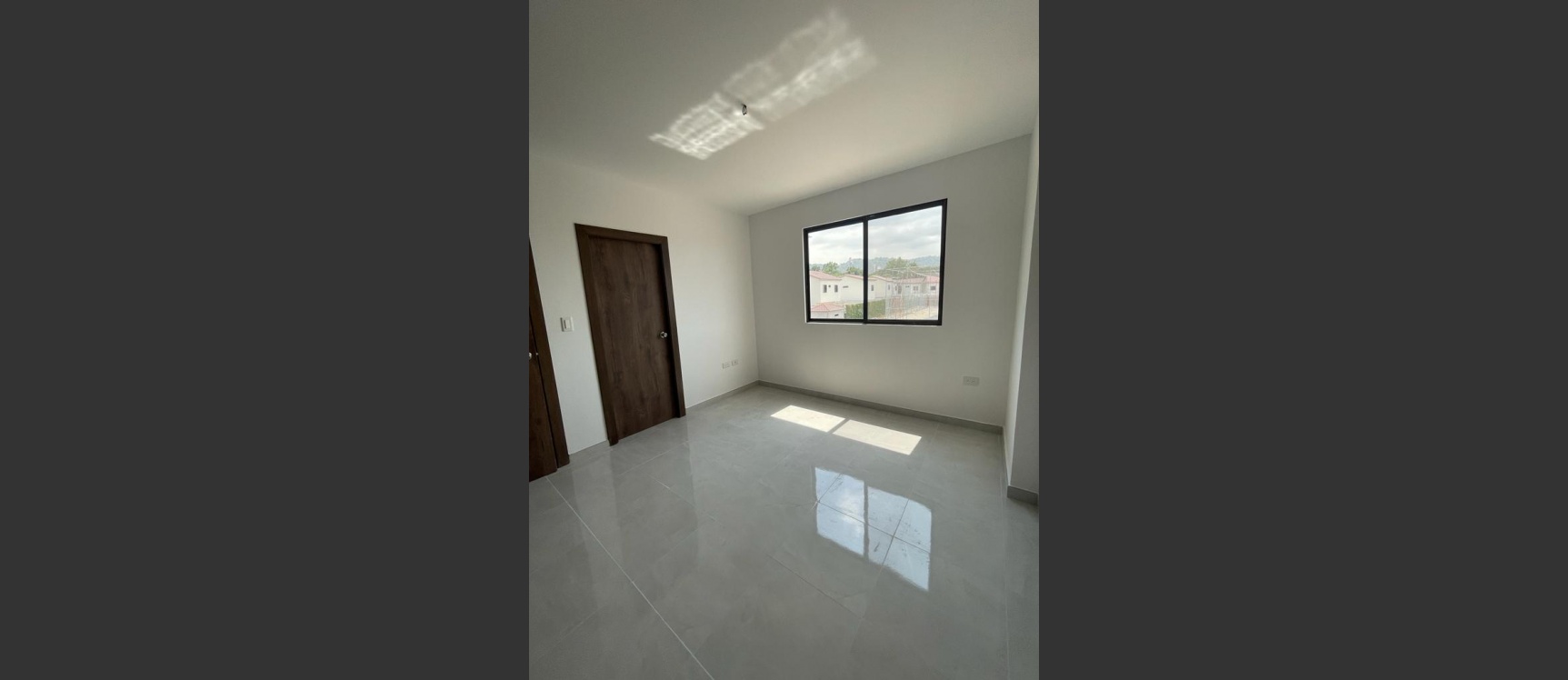 Casa de estreno en venta ubicado en Urbanización Costalmar II, Vía a la Costa GeoBienes - Casa de estreno en venta ubicado en Urbanización Costalmar II, Vía a la Costa - Plusvalia Guayaquil Casas de venta y alquiler Inmobiliaria Ecuador