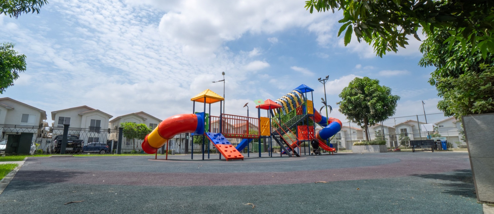 GeoBienes - Casa de oportunidad en venta, Casa Laguna, etapa Brisas - Plusvalia Guayaquil Casas de venta y alquiler Inmobiliaria Ecuador