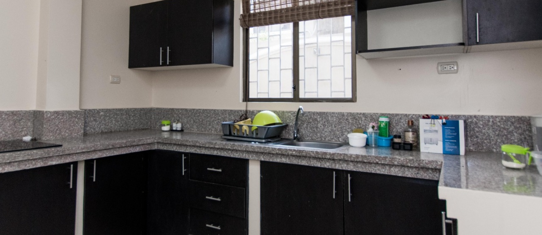 Casa de tres dormitorios en venta ubicada en la Urbanización La Joya GeoBienes - Casa de tres dormitorios en venta ubicada en la Urbanización La Joya - Plusvalia Guayaquil Casas de venta y alquiler Inmobiliaria Ecuador