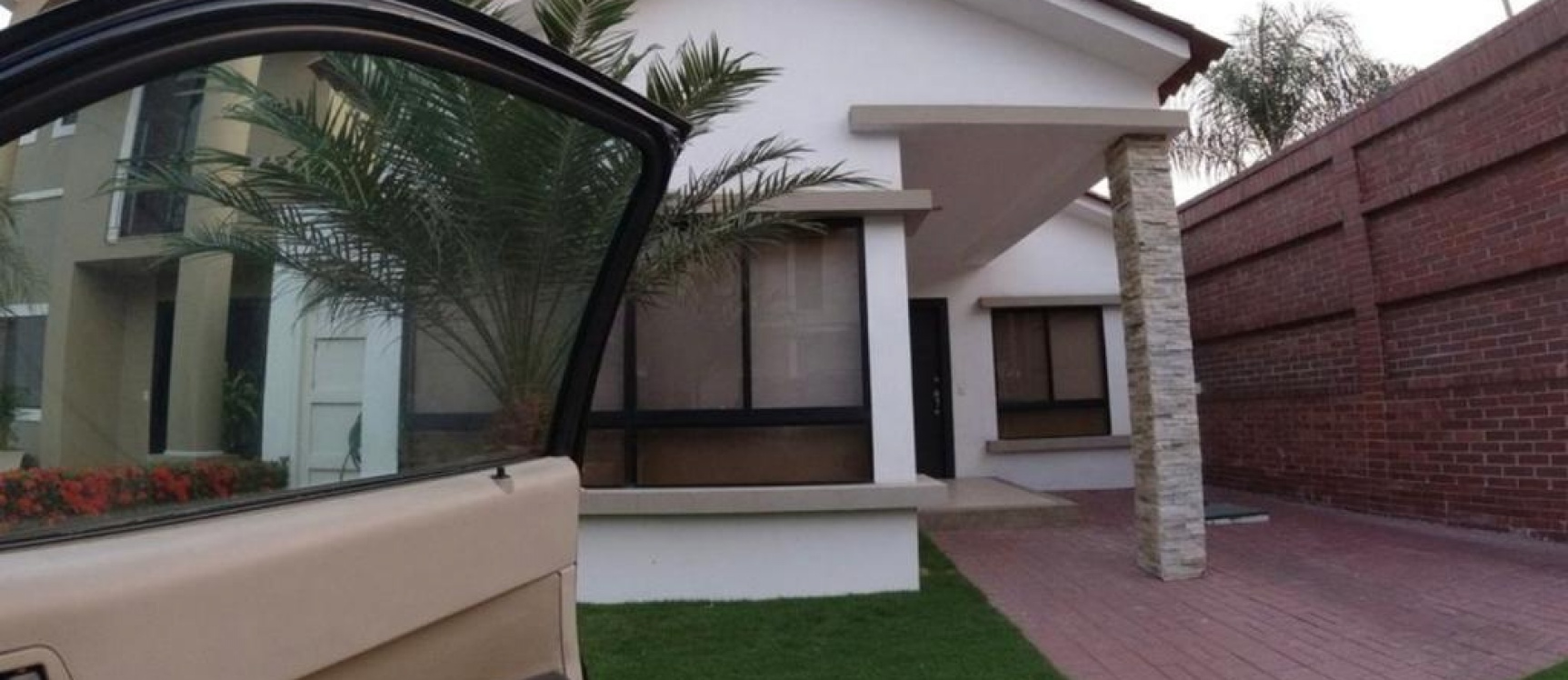 Casa de una planta en alquiler ubicado en Ciudad Celeste, Etapa Península GeoBienes - Casa de una planta en alquiler ubicado en Ciudad Celeste, Etapa Península - Plusvalia Guayaquil Casas de venta y alquiler Inmobiliaria Ecuador