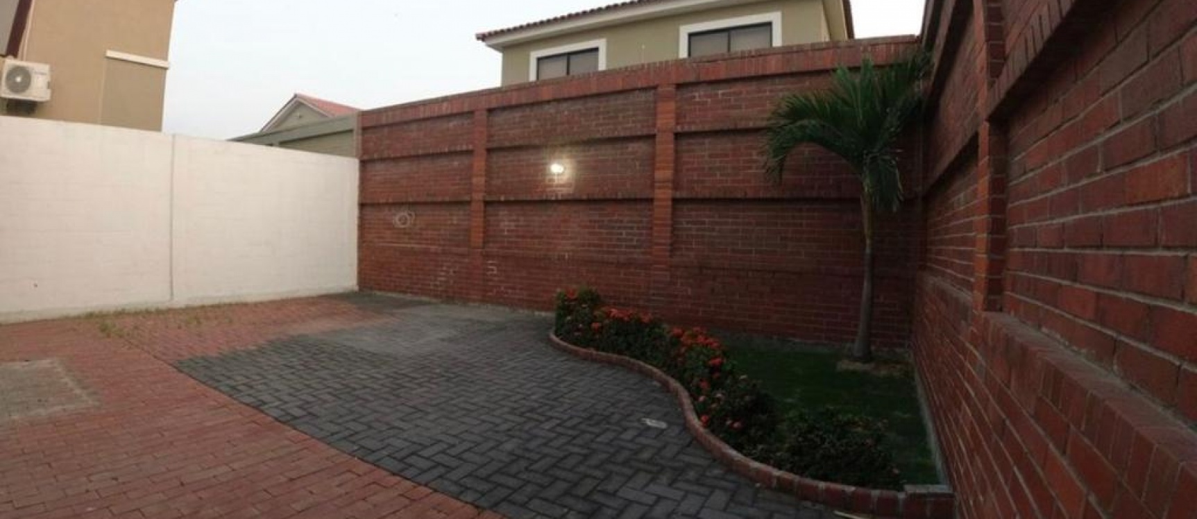 Casa de una planta en alquiler ubicado en Ciudad Celeste, Etapa Península GeoBienes - Casa de una planta en alquiler ubicado en Ciudad Celeste, Etapa Península - Plusvalia Guayaquil Casas de venta y alquiler Inmobiliaria Ecuador