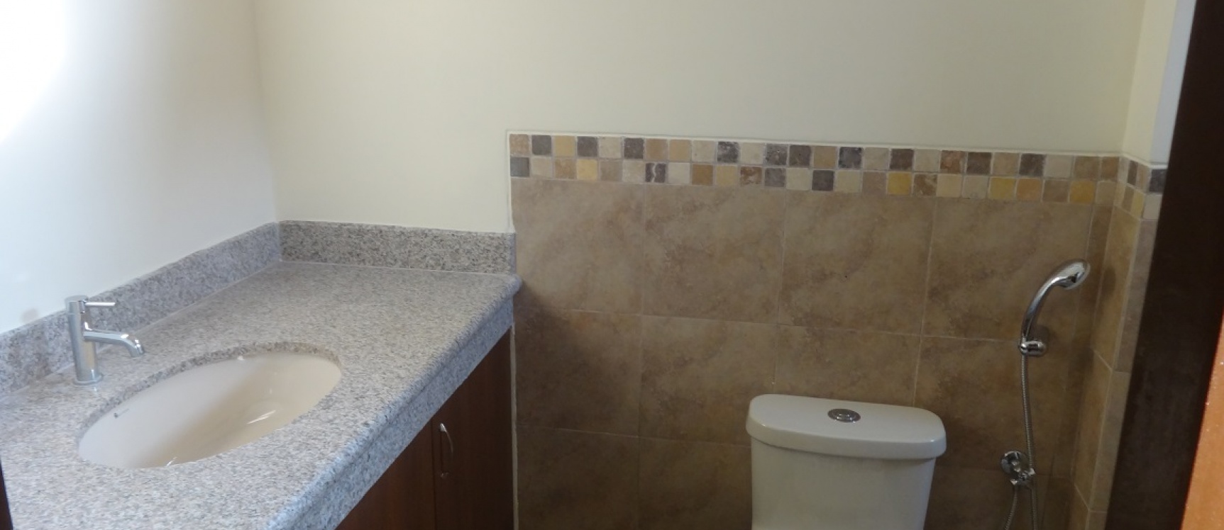 Bosques De La Costa vendo casa con 4 dormitorios GeoBienes - Casa de venta en Bosques de La Costa. Casa de 4 dormitorios en Guayaquil - Plusvalia Guayaquil Casas de venta y alquiler Inmobiliaria Ecuador