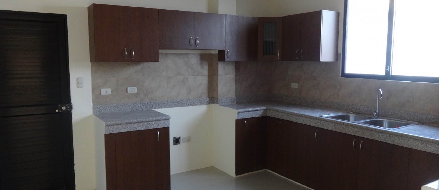 GeoBienes - Casa de venta en Bosques de La Costa. Casa de 4 dormitorios en Guayaquil - Plusvalia Guayaquil Casas de venta y alquiler Inmobiliaria Ecuador