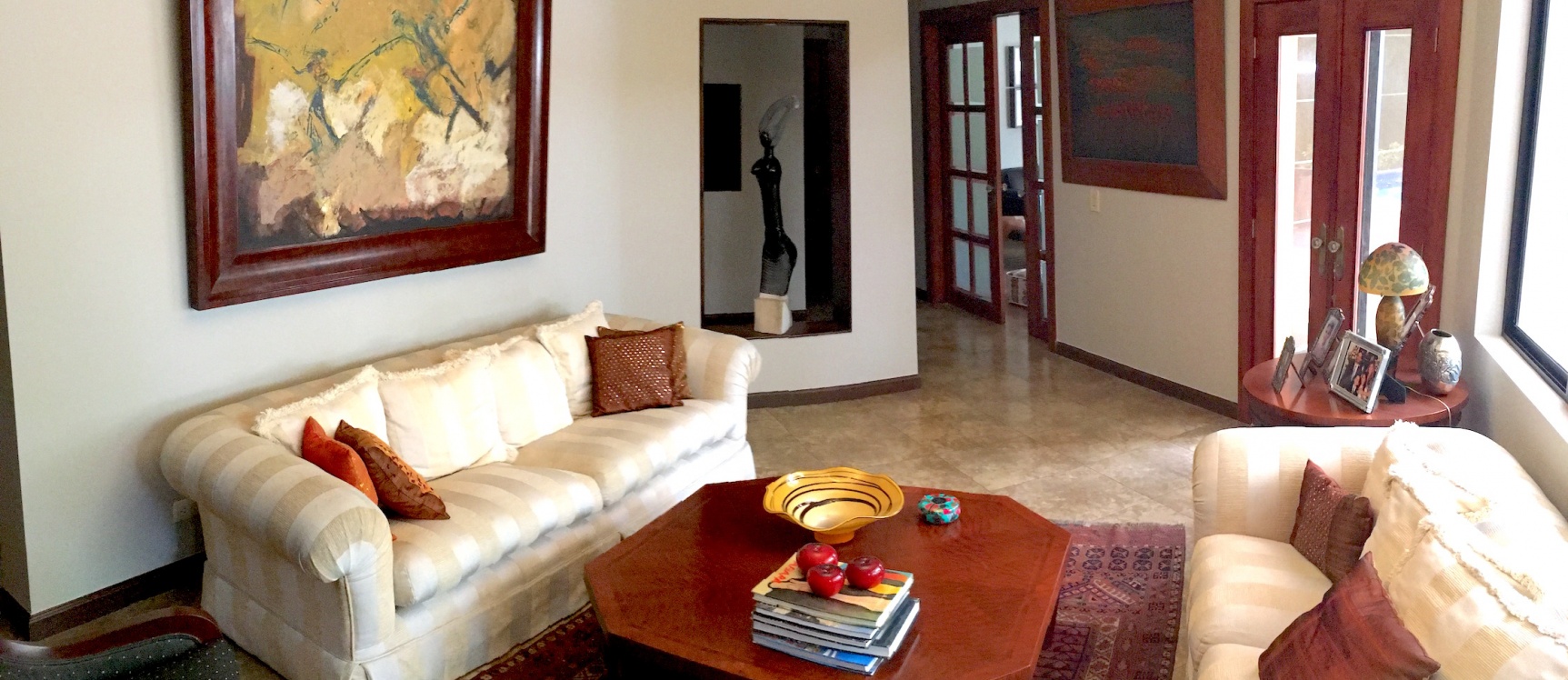 Casa de venta en Samborondón. Km. 5.5 oportunidad GeoBienes - Casa de venta en el Km 5.5 vía Samborondón. Exclusiva Urbanización - Plusvalia Guayaquil Casas de venta y alquiler Inmobiliaria Ecuador