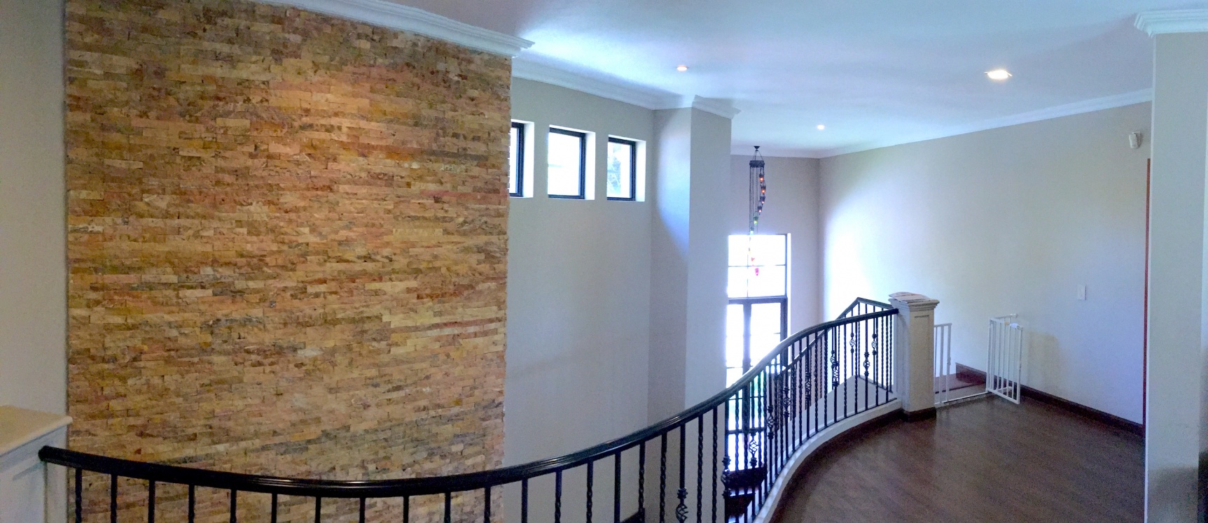 Casa de venta en Samborondón. Km. 5.5 oportunidad GeoBienes - Casa de venta en el Km 5.5 vía Samborondón. Exclusiva Urbanización - Plusvalia Guayaquil Casas de venta y alquiler Inmobiliaria Ecuador