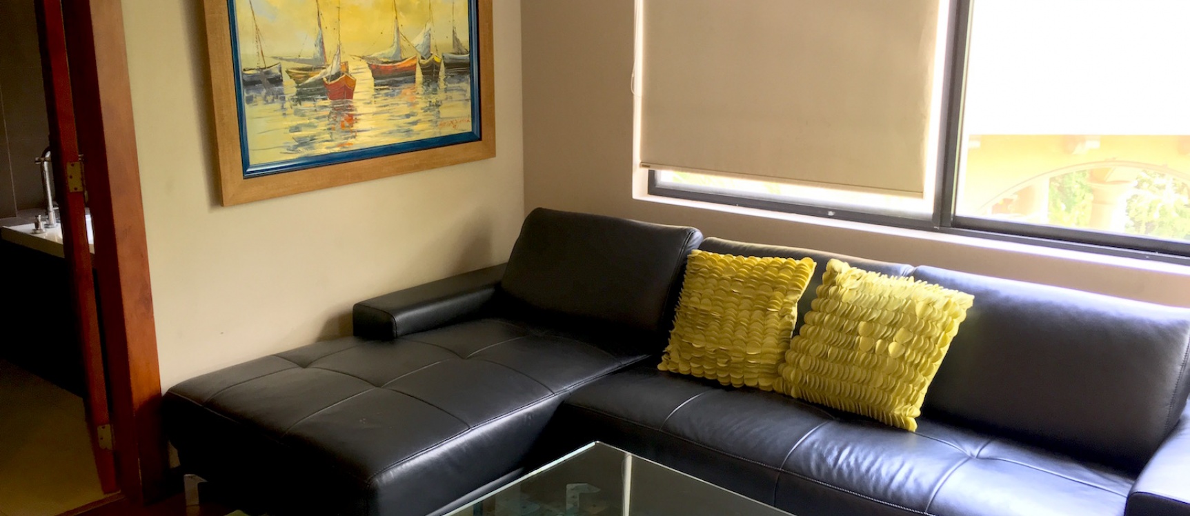 Casa de venta en Samborondón. Km. 5.5 oportunidad GeoBienes - Casa de venta en el Km 5.5 vía Samborondón. Exclusiva Urbanización - Plusvalia Guayaquil Casas de venta y alquiler Inmobiliaria Ecuador