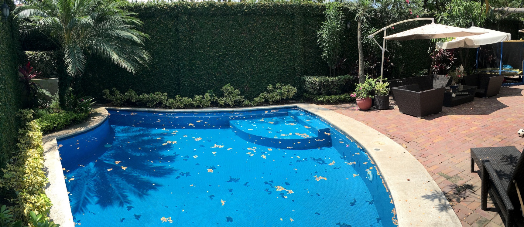 Casa de venta en Samborondón. Km. 5.5 oportunidad GeoBienes - Casa de venta en el Km 5.5 vía Samborondón. Exclusiva Urbanización - Plusvalia Guayaquil Casas de venta y alquiler Inmobiliaria Ecuador