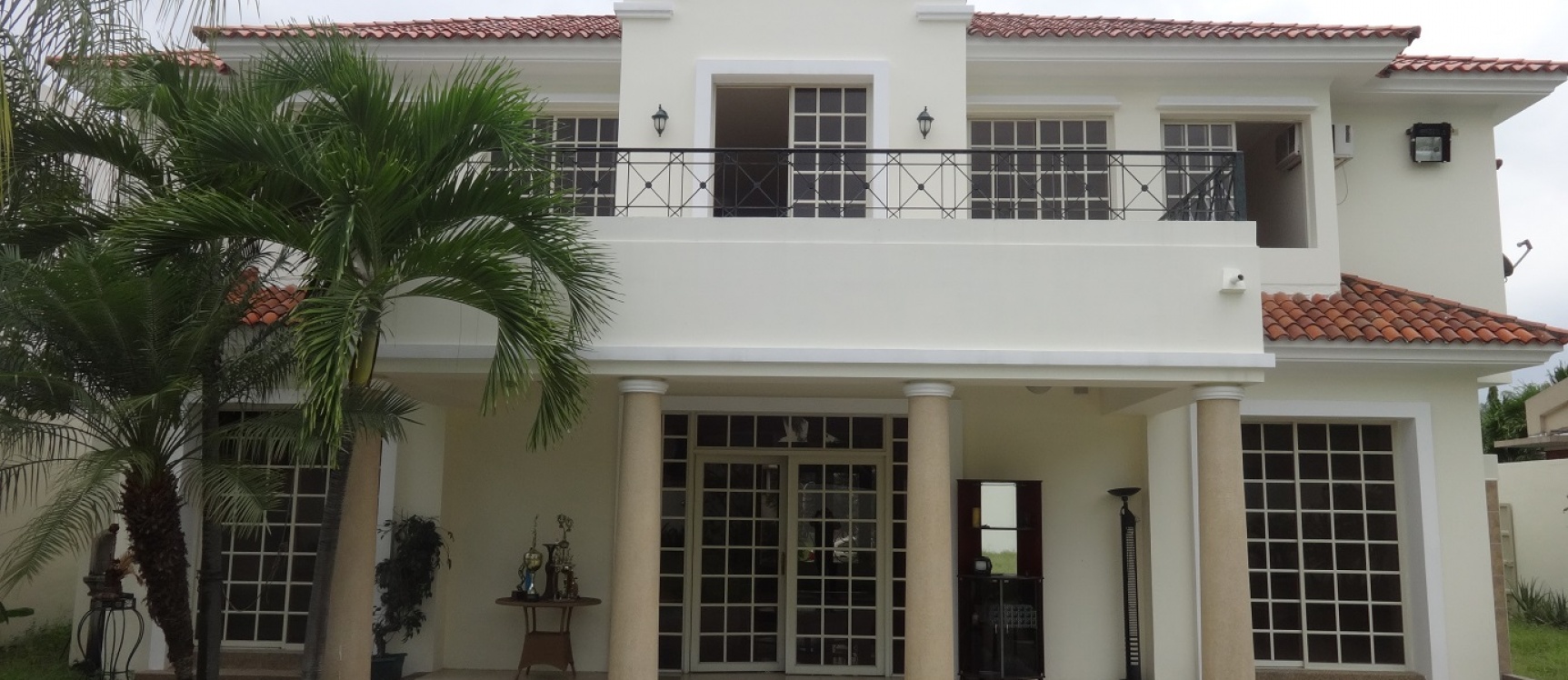 GeoBienes - Casa de venta en Samborondón Urbanización Lago Sol de oportunidad - Plusvalia Guayaquil Casas de venta y alquiler Inmobiliaria Ecuador