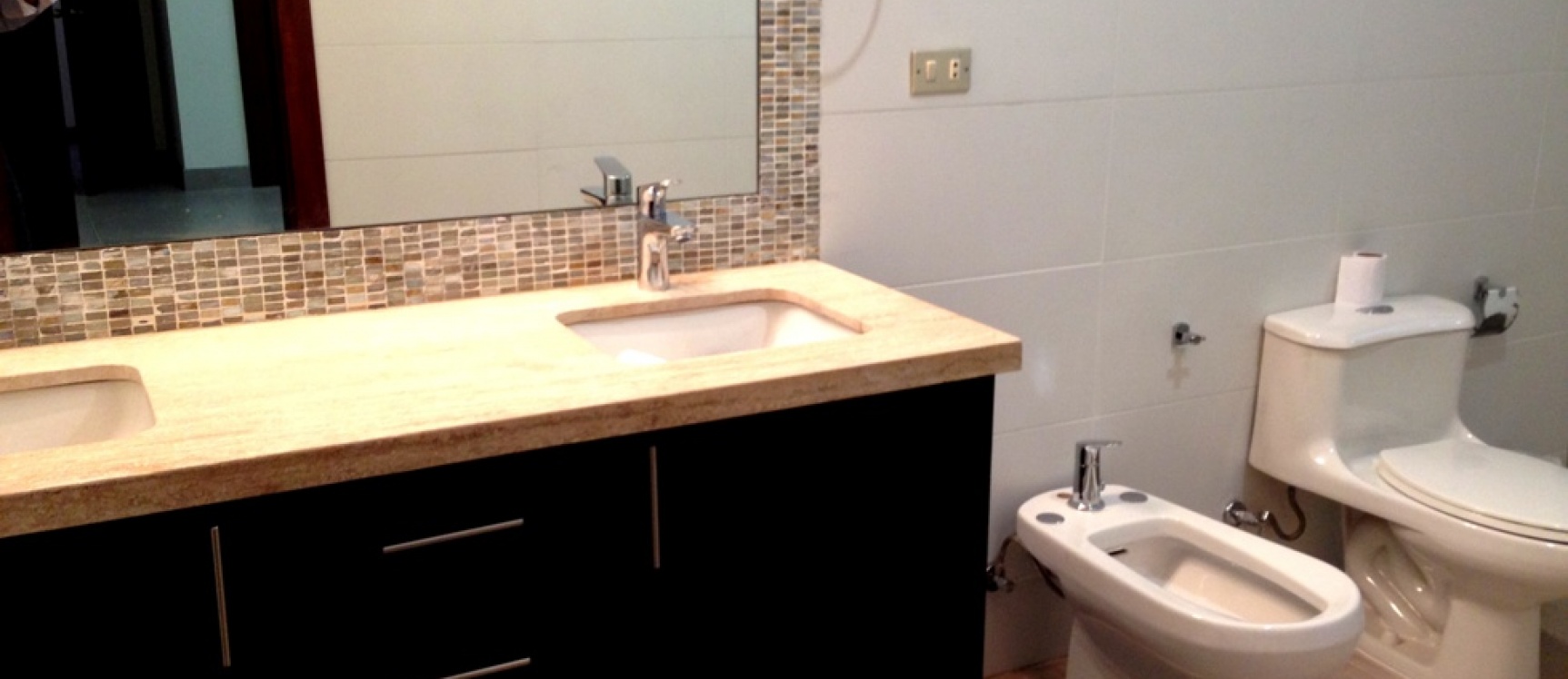 Casa en alquiler en La Puntilla, Samborondón. 100% remodelada. GeoBienes - Casa en alquiler en La Puntilla, Samborondón. 100% remodelada. - Plusvalia Guayaquil Casas de venta y alquiler Inmobiliaria Ecuador
