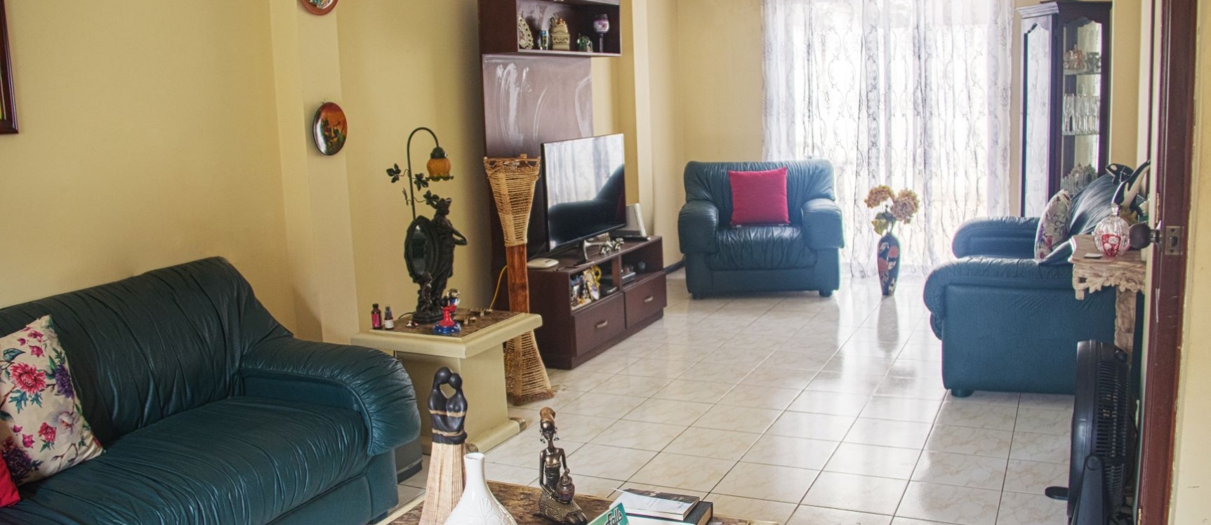 GeoBienes - Casa en alquiler en la Urbanización La Joya, Vía Samborondón - Plusvalia Guayaquil Casas de venta y alquiler Inmobiliaria Ecuador