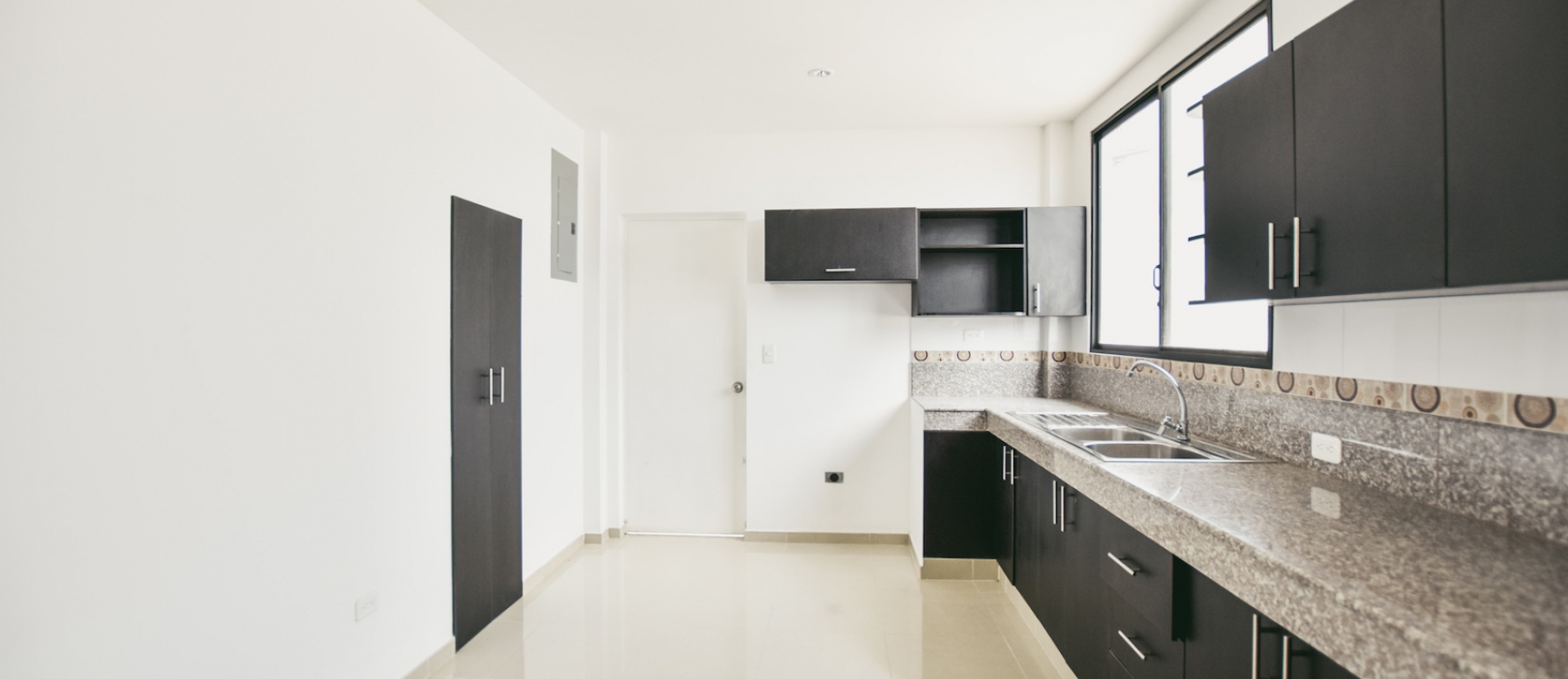 Casa en alquiler en la Urbanización Napoli, Vía Samborondón GeoBienes - Casa en alquiler en la Urbanización Napoli, Vía Samborondón - Plusvalia Guayaquil Casas de venta y alquiler Inmobiliaria Ecuador