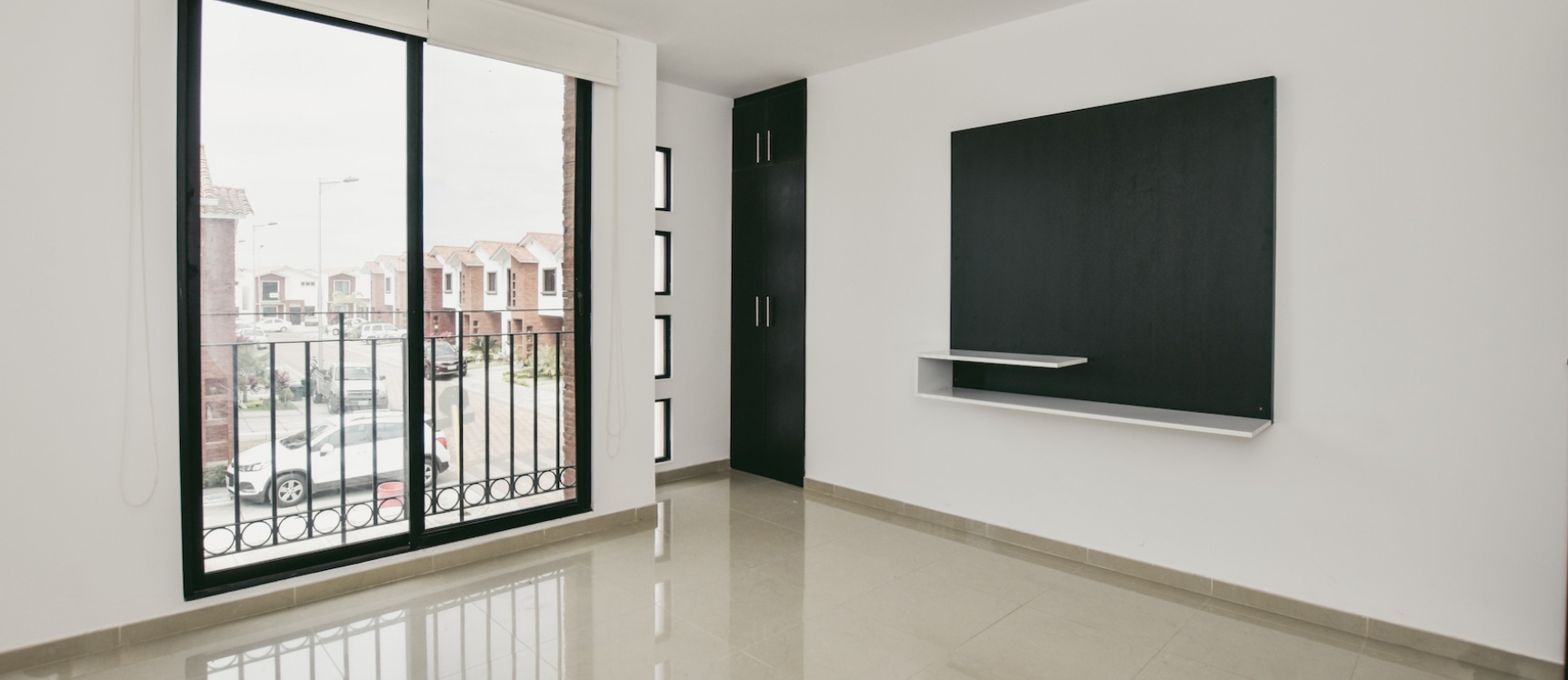 Casa en alquiler en la Urbanización Napoli, Vía Samborondón GeoBienes - Casa en alquiler en la Urbanización Napoli, Vía Samborondón - Plusvalia Guayaquil Casas de venta y alquiler Inmobiliaria Ecuador