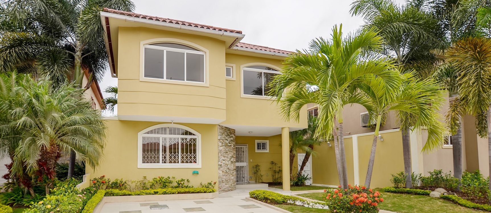 GeoBienes - Casa en alquiler en Portal al Sol Vía a la Costa Guayaquil - Plusvalia Guayaquil Casas de venta y alquiler Inmobiliaria Ecuador