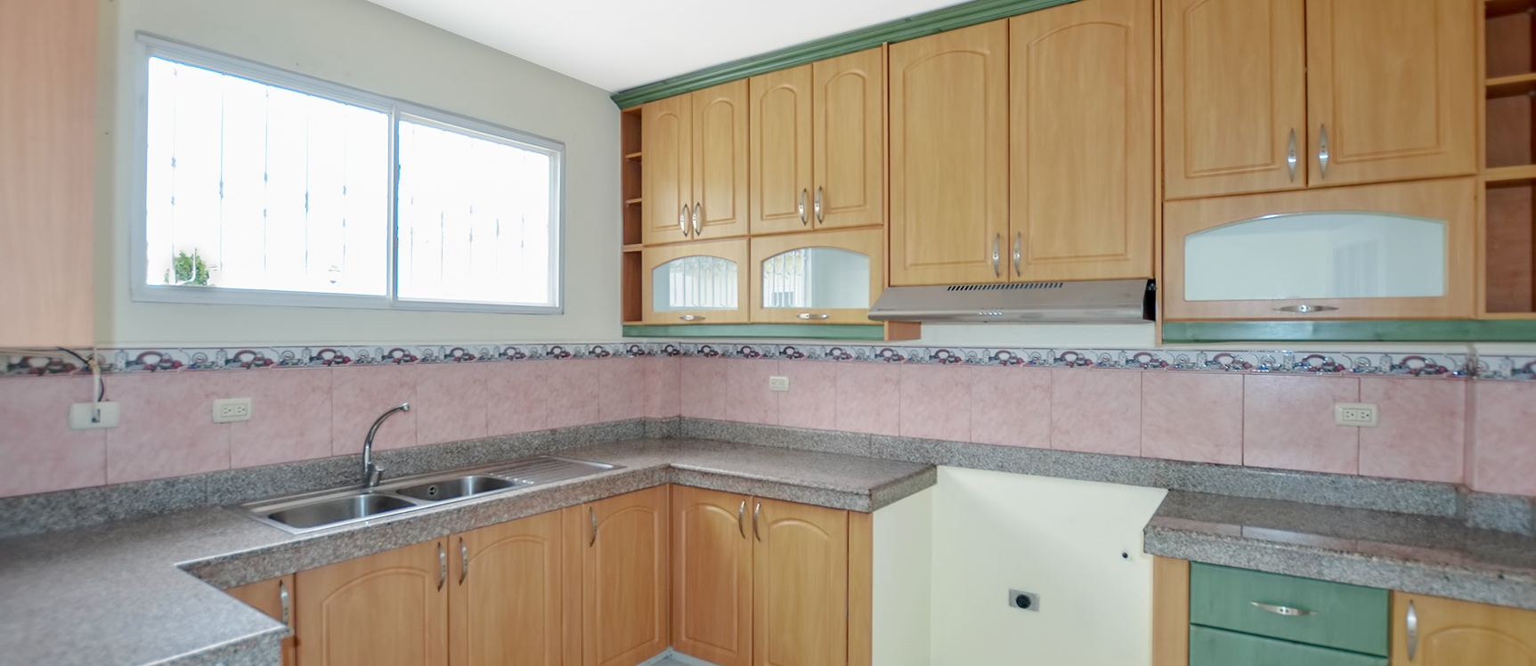 GeoBienes - Casa en alquiler en Portal al Sol Vía a la Costa Guayaquil - Plusvalia Guayaquil Casas de venta y alquiler Inmobiliaria Ecuador